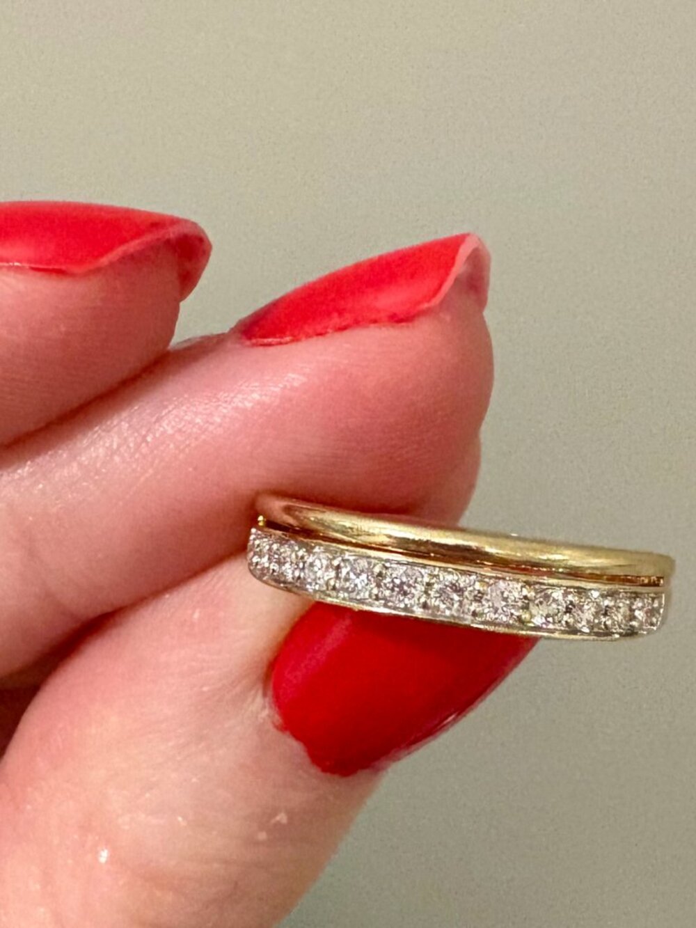 1/4 CT. T.W. Lab Grown White Diamond 10K Gold Wedding Band - Picture 8 of 14